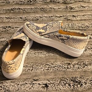 Vince Camuto Leather Sneakers